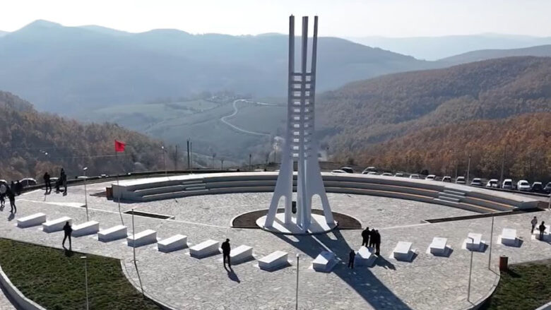 Përurohet kompleksi memorial për ushtarët e UÇK-së në fshatin Marec