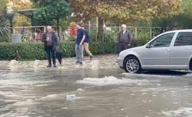 Reshjet e shiut shkaktojnë përsëri përmbytje në Vlorë