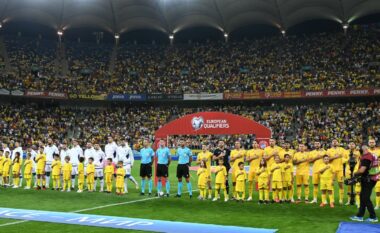 "Nuk mund të bërtasësh Serbi, Serbi në një stadium përballë një populli të masakruar" - gazetari rumun shumë kritikues ndaj tifozëve