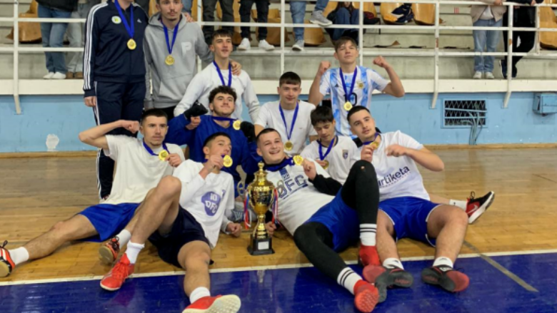 “Moment historik” – Shkolla e Artit Pamor fiton garat komunale të futsallit në Gjilan