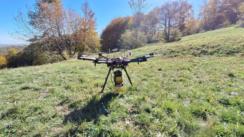 Kërkimet për të pagjeturit, për herë të parë përdoret teknologjia “LIDAR” e ardhur nga Zvicra