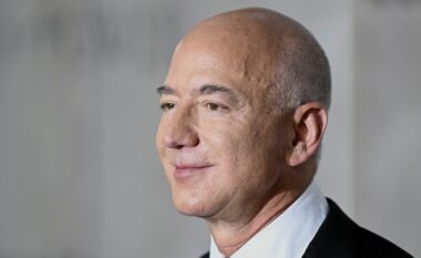 Jeff Bezos përgëzon Trumpin për “kthimin e jashtëzakonshëm politik dhe fitoren vendimtare”