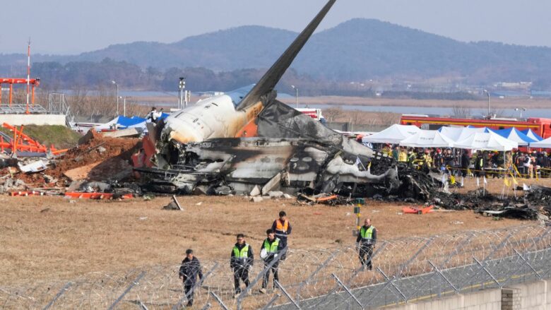 Rrëzohet aeroplani me 181 persona në Korenë e Jugut, të paktën 124 të vdekur