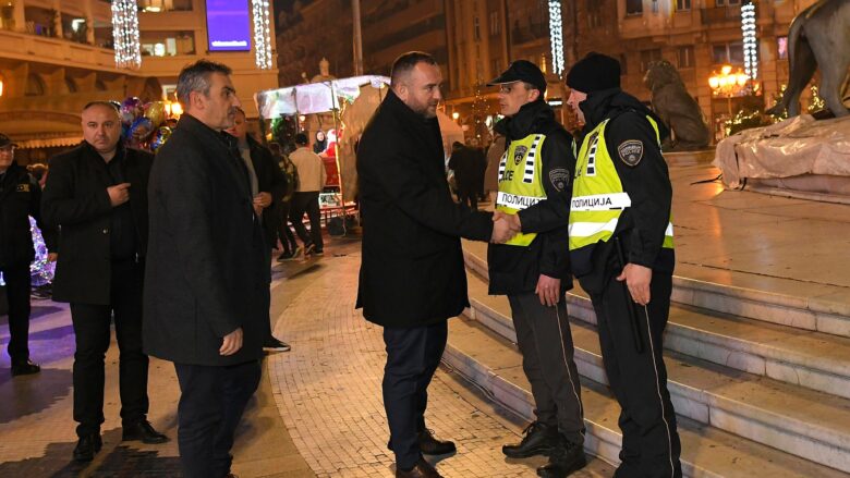 Toshkovski: Qytetarët mund të ndjehen të sigurt në natën e Vitit të Ri, policia është e pranishme dhe e ndjek situatën