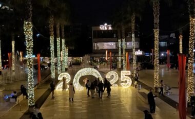 Dyndje të huajsh për festa në Durrës, bullgarët dhe polakët më të interesuarit