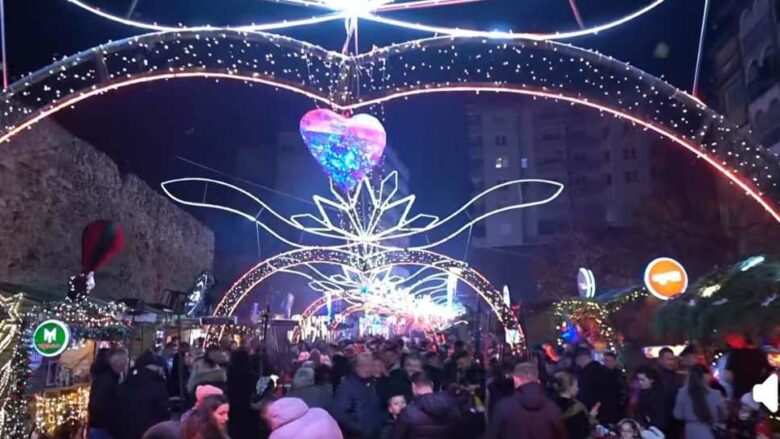 Ndizen dritat festive në Vushtrri, nis eventi “Dimri n’shesh”