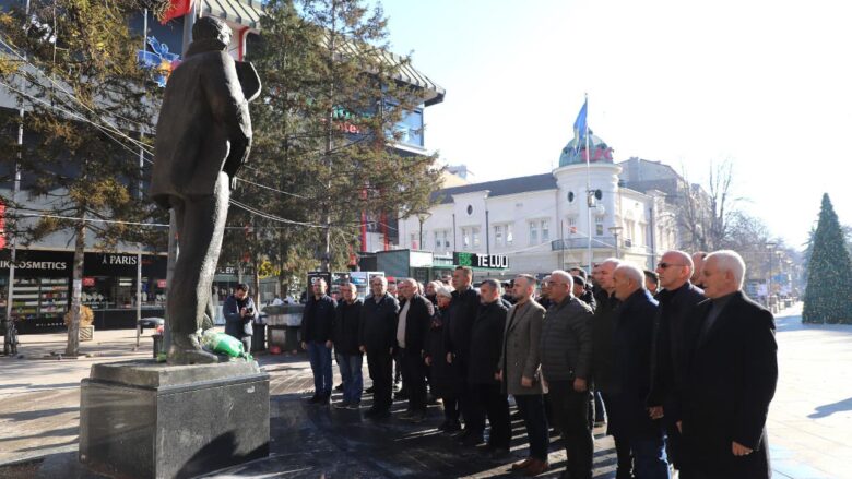 Në 28-vjetorin e rënies përkujtohet heroi, Mehë Uka në Mitrovicë