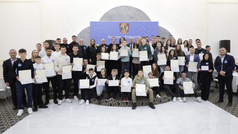 Medina Kutleshi e Klubit të Atletikës “Llapi” zgjedhet sportistja e vitit në Podujevë