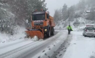 Rruga Pejë-Kullë e bllokuar për automjetet e rënda