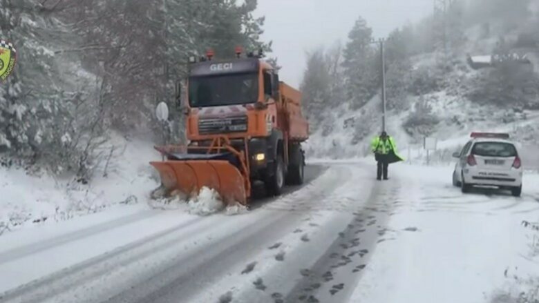 Rruga Pejë-Kullë e bllokuar për automjetet e rënda