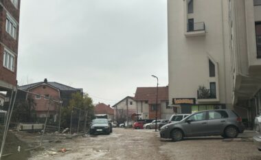 Banorët e lagjes “Besnik Osmani” në Ferizaj kërkojnë asfaltimin e rrugës