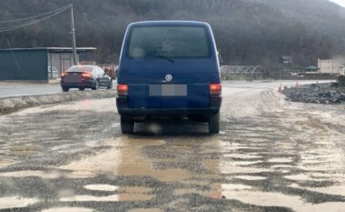 ​Vështirësohet qarkullimi në rrugën Podujevë-Prishtinë, shkak reshjet e shiut dhe borës