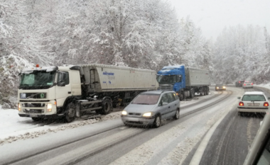 Hiqet ndalesa për kamionë në rrugën Tetovë-Kodra e Diellit