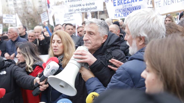 Përfundon protesta, Jasharaj: Qeveria Kurti e Nagavci me qasje të gabuar dhe qëndrim armiqësor ndaj SBASHK-ut