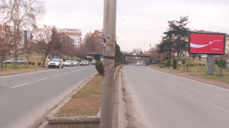 Protesta e banorëve në ‘Rrugën e Plastikave’ në Shkup, në vesh të shurdhër – Qyteti i Shkupit si përgjigjet as Ganiut për vendosjen e sinjalistikave