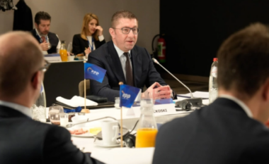 Mickoski në Samitin e EPP: Pjesëmarrja në ngjarje të tilla është çelësi për forcimin e pozitës së vendit në kontekstin europian