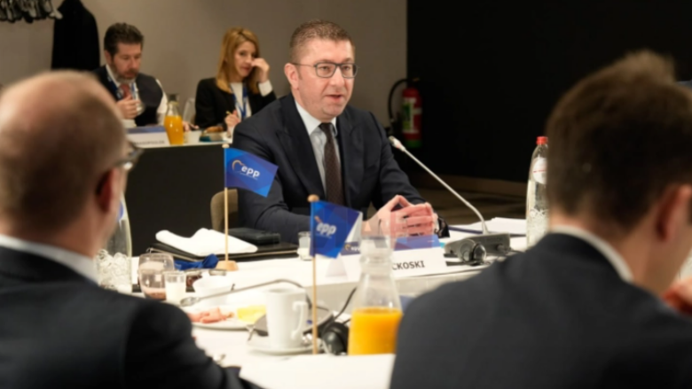 Mickoski në Samitin e EPP: Pjesëmarrja në ngjarje të tilla është çelësi për forcimin e pozitës së vendit në kontekstin europian