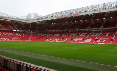 Manchester United po zhytet gjithnjë e më thellë – stadiumi “Old Trafford” goditet nga një infektim nga minjtë