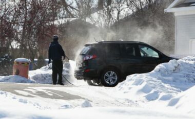 Si ta lani veturën në temperatura jashtëzakonisht të ulëta?