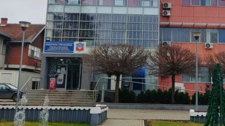 Arrestohen dy zyrtarë të Komunës së Graçanicës nën dyshimin për korrupsion