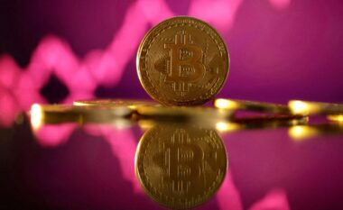 Vlera e Bitcoin shkon në mbi 106,000 dollarë