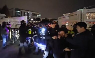 Përplasje mes protestuesve dhe policisë para parlamentit të Koresë së Jugut