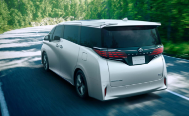 Toyota nxjerr në treg minivanin e parë hibrid plug-in