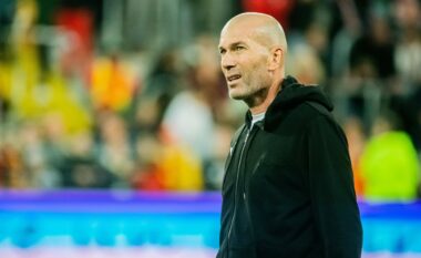 Zidane ka refuzuar katër oferta vitin e fundit, po pret dy të tjera