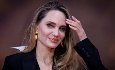 Angelina Jolie u detyrua të mësonte frëngjisht për rolin e saj në filmin e ri