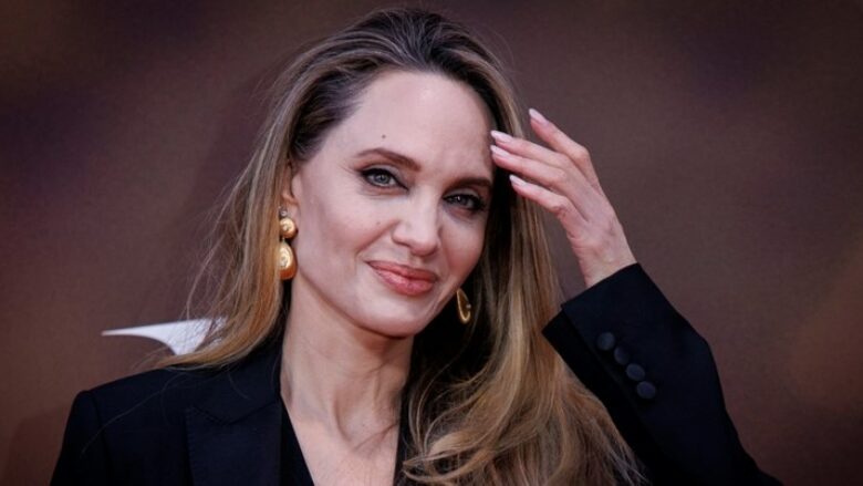 Angelina Jolie u detyrua të mësonte frëngjisht për rolin e saj në filmin e ri