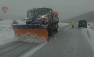 Komunikacioni në RMV po zhvillohet në kushte dimërore, në disa akse rrugore ka ulje të dukshmërisë për shkak të mjegullës