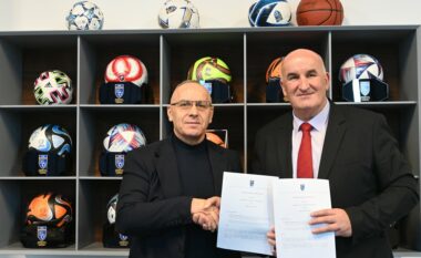 Komuna e Vitisë dhe FFK-ja nënshkruajnë memorandum për ndërtimin e stadiumit në Dobresh