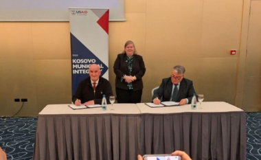 Komuna e Vitisë dhe USAID nënshkruajnë memorandum për transparencë dhe cilësi të shërbimeve publike