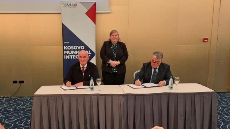 Komuna e Vitisë dhe USAID nënshkruajnë memorandum për transparencë dhe cilësi të shërbimeve publike