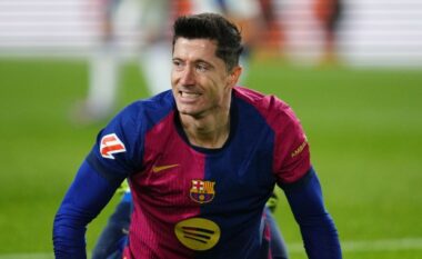 Barcelona e gatshme të shtyjë Lewandowskin drejt largimit nga klubi në verë