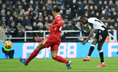 Dramë me gjashtë gola mes Newcastle dhe Liverpooli – Reds ndalen në kohën shtesë