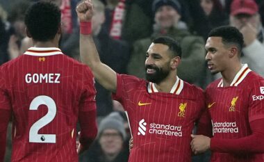 “Duhet të qëndrojmë të përulur”, Salah paralajmëron Liverpoolin rreth garës për titull