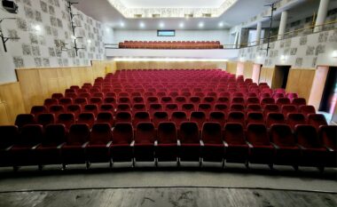 Teatri “Bekim Fehmiu” publikon programin e shfaqjeve për muajin dhjetor