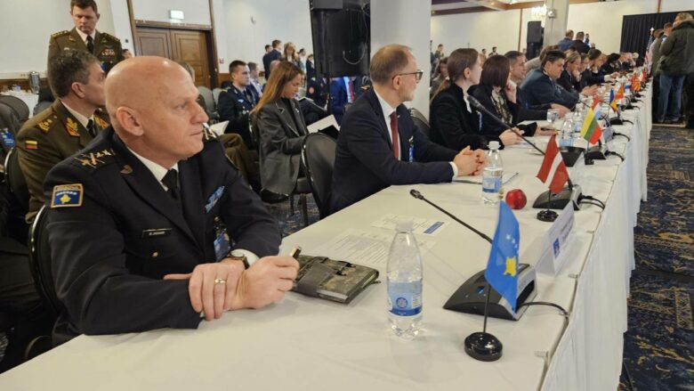 Gjeneral Jashari merr pjesë në takimin e Grupit të Kontaktit për Mbrojtjen e Ukrainës