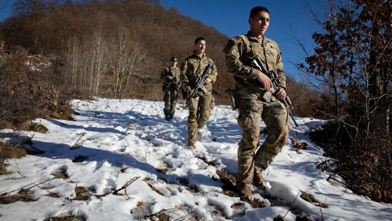 Ushtarët amerikanë patrullojnë në veri të Kosovës