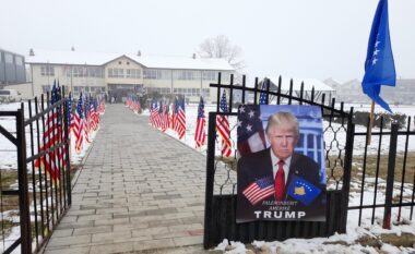 Manifestimi për inaugurimin e presidentit të SHBA-së, organizohet edhe nga nxënësit në Ferizaj