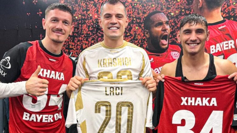 Xhaka pret dyshen shqiptare në Gjermani, foto dhe shkëmbim fanellave pas ndeshjes