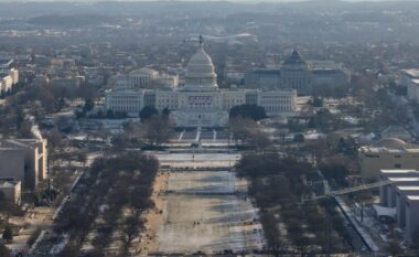 Trump anuloi punën nga shtëpia për njerëzit që punojnë për shtetin