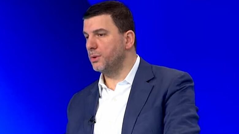 Krasniqi: Bedri Hamza do të përfundojë autostradën e Gjilanit – Kurti as fabrikën e keçapit nuk e bëri e po bën autostradën