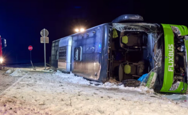 Aksident tragjik me autobus, të paktën dy të vdekur në Gjermani