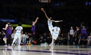 Spurs marrin fitore të madhe me rikthim ndaj Lakers