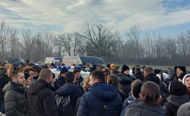 Dorëzohet xhandarmëria serbe, fermerët lejohen të protestojnë në Novi Sad