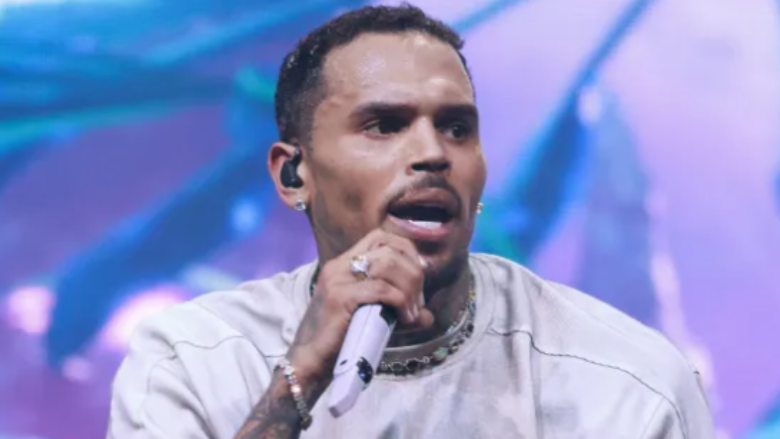 Chris Brown padit kompaninë Warner Bros për 480 milionë euro