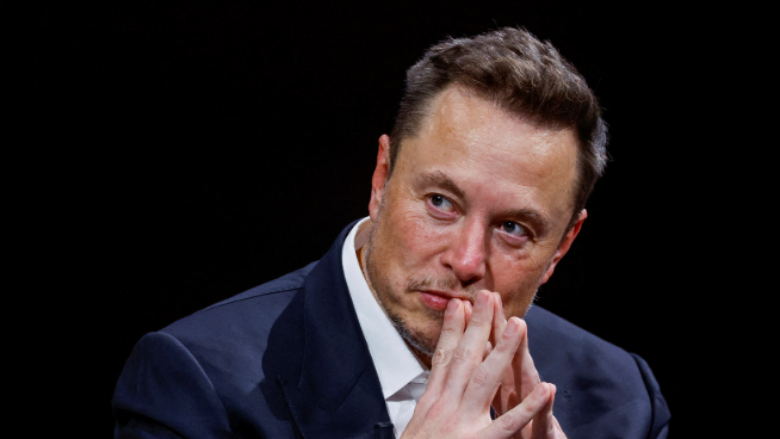 Musk thotë se të gjitha të dhënat njerëzore për trajnimin e AI janë ‘shteruar’ - çfarë propozon ai?