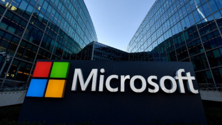 Microsoft planifikon të investojë 80 miliardë dollarë në qendrat e të dhënave me AI